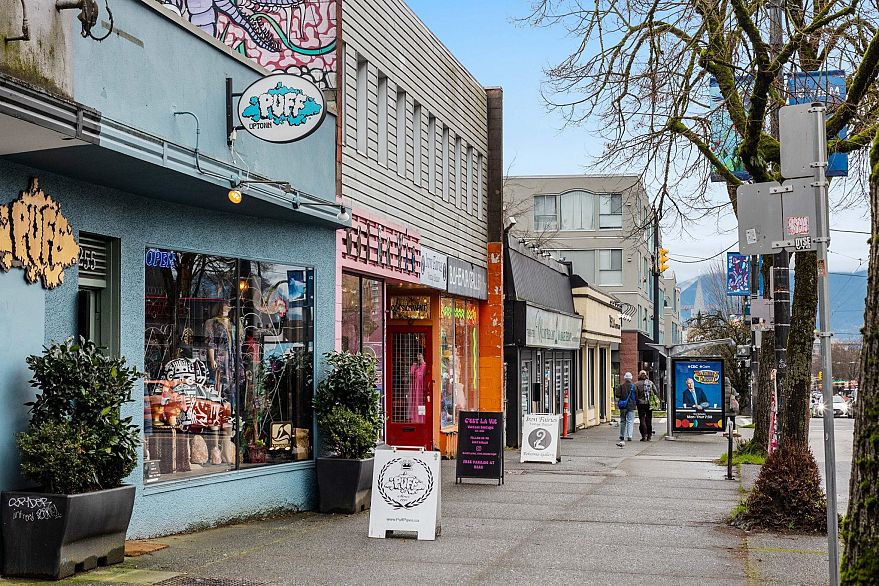 3187 Prince Edward Street