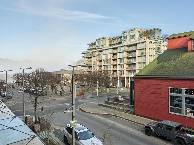 305 123 W 1st Avenue