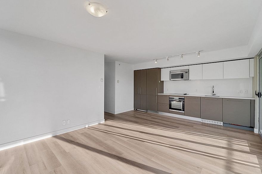 2007 999 Seymour Street