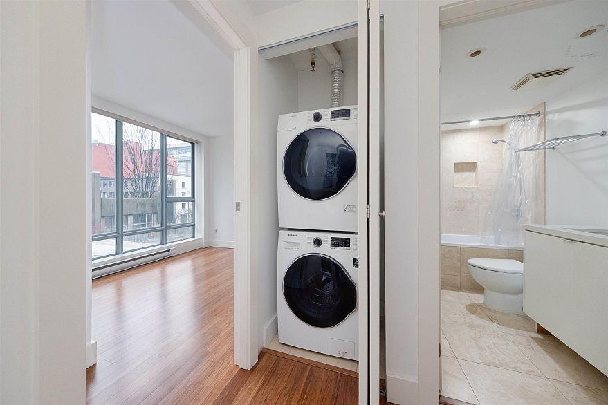 301 930 Cambie Street