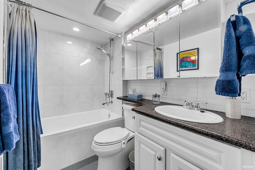 501 1725 Pendrell Street