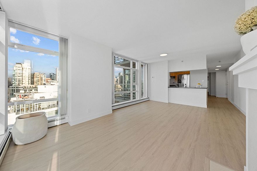 2106 1199 Marinaside Crescent