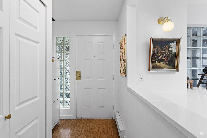 402 4688 W 10th Avenue