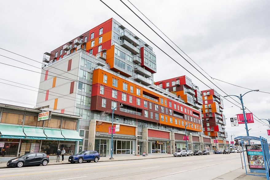 1110 933 E Hastings Street