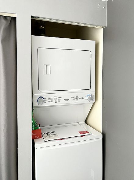 403 933 Seymour Street