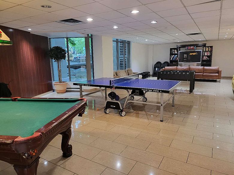 3105 1328 W Pender Street