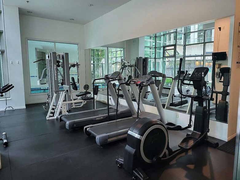 3105 1328 W Pender Street