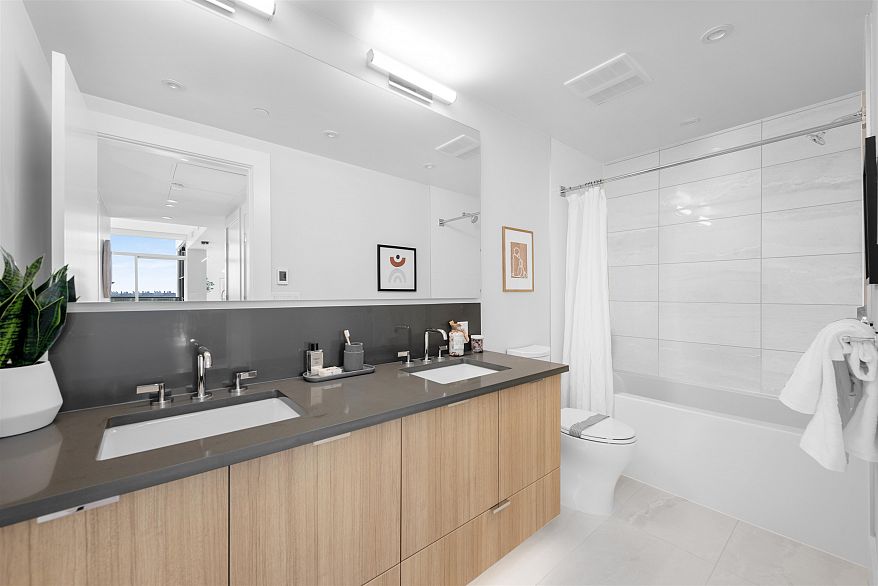 2206 3430 E Kent Avenue South