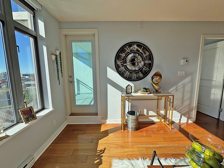 1401 3660 Vanness Avenue