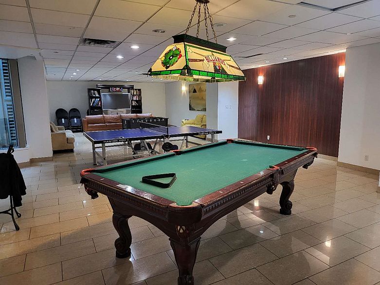 3105 1328 W Pender Street