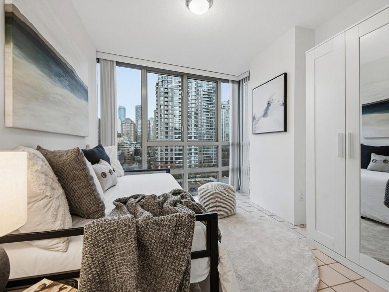 1205 950 Cambie Street