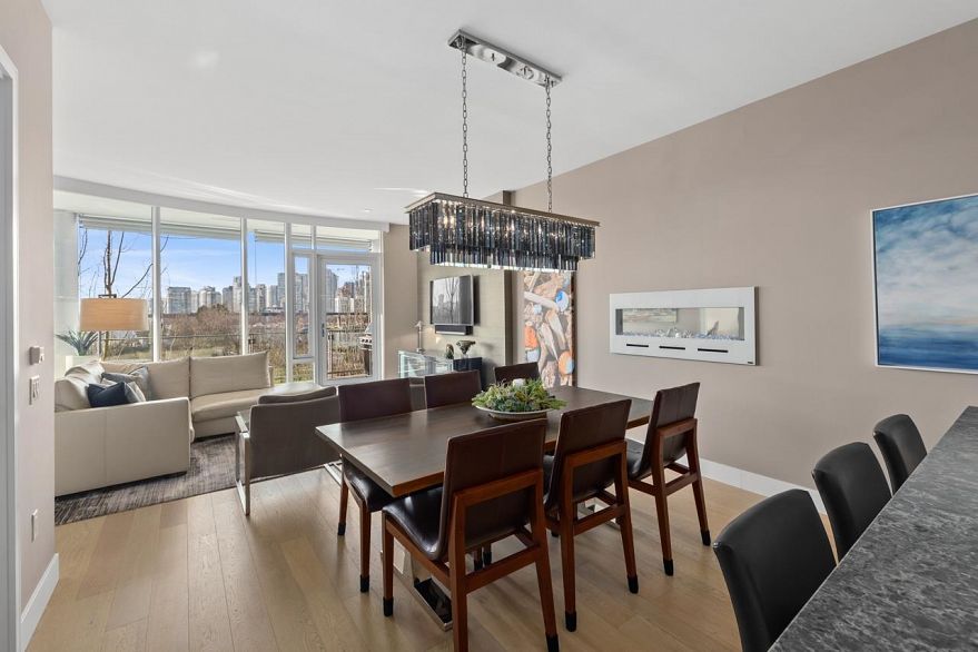 406 1616 Columbia Street