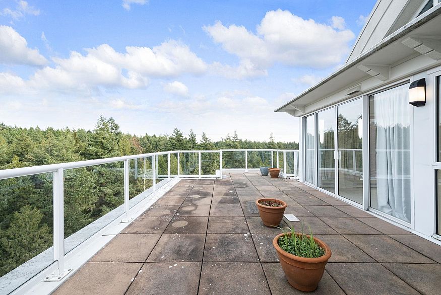 1700 5615 Hampton Place