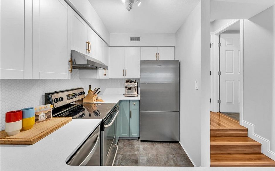 208 1516 E 1st Avenue