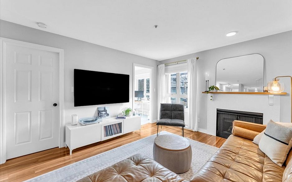 208 1516 E 1st Avenue