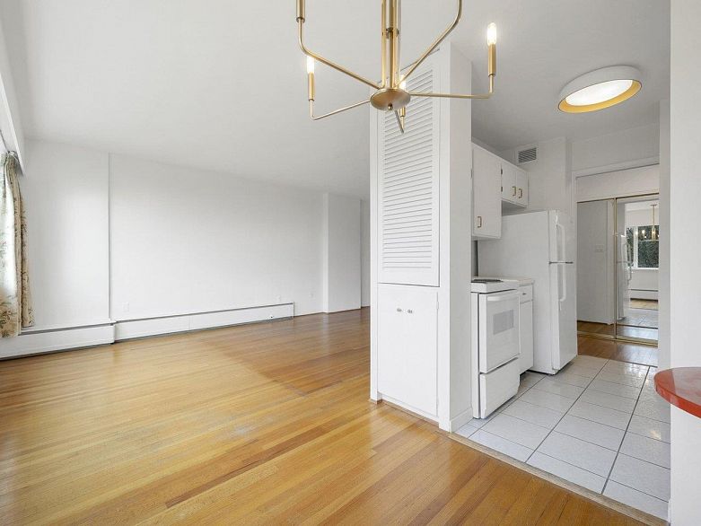 204 6026 Tisdall Street