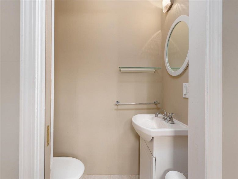 5 3588 Whitney Place