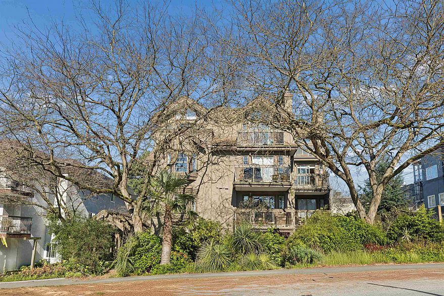 102 1689 E 4th Avenue