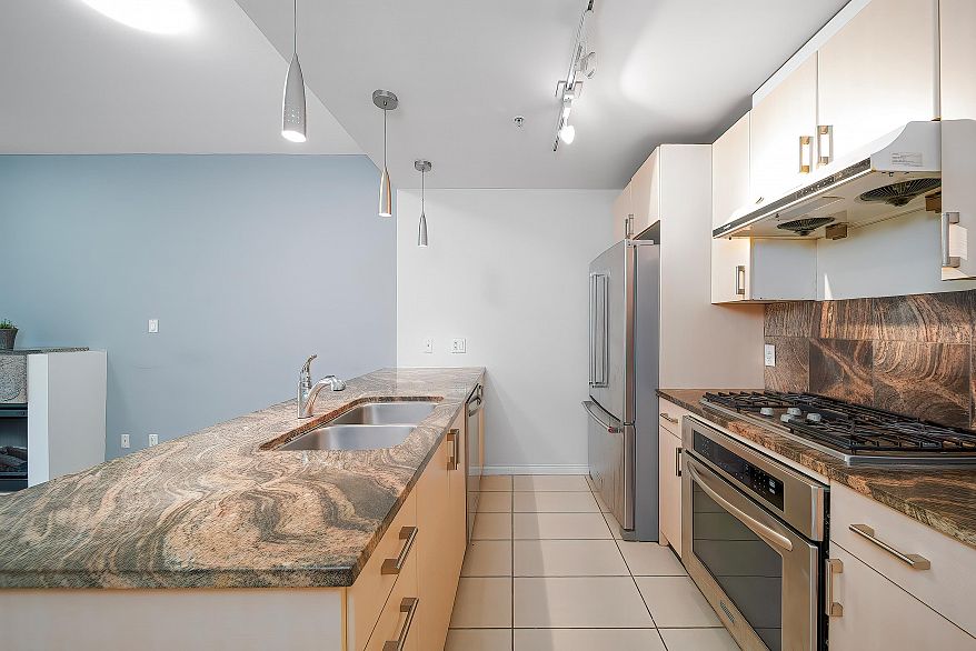 303 1211 Melville Street