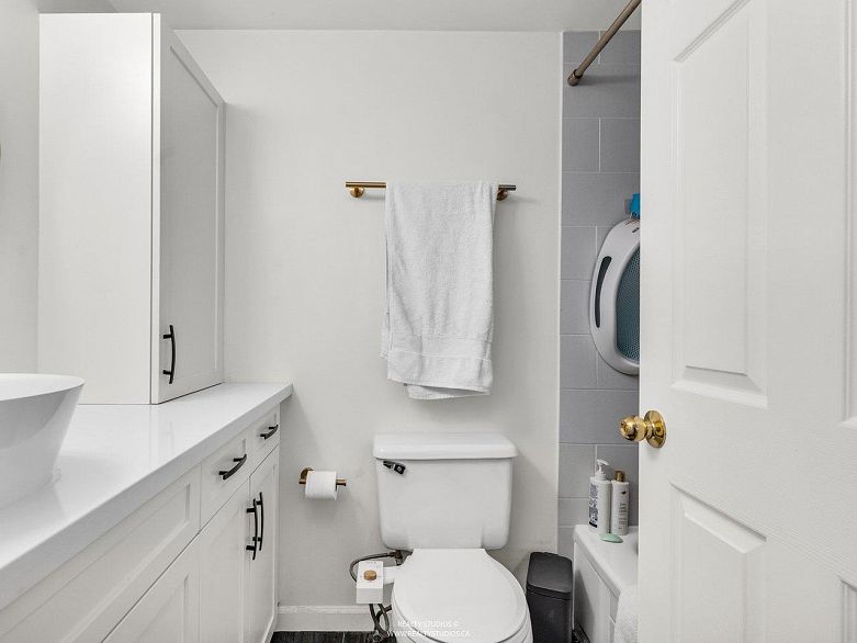 202 507 E 6th Avenue