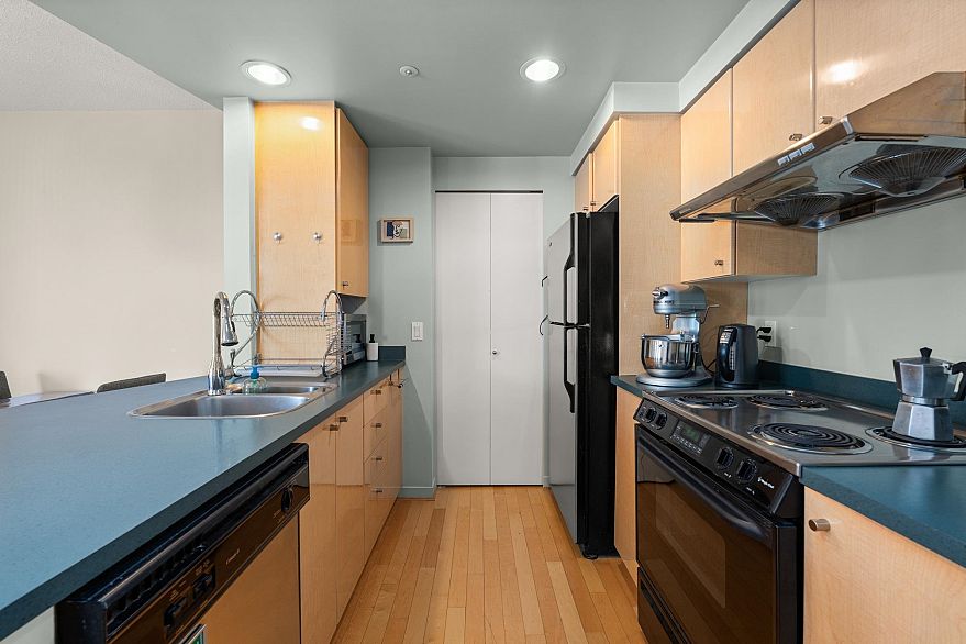 2601 1009 Expo Boulevard