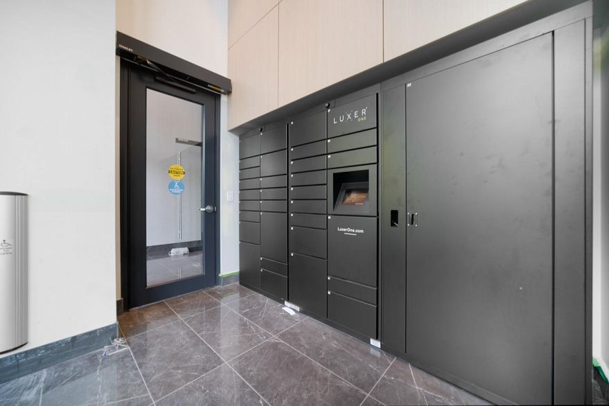 1902 5608 Berton Avenue