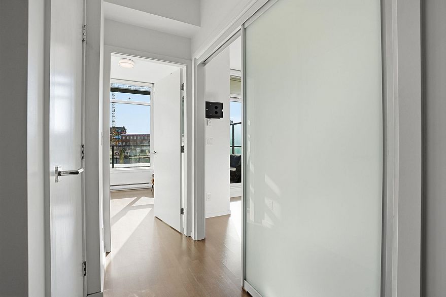 309 133 E 8th Avenue