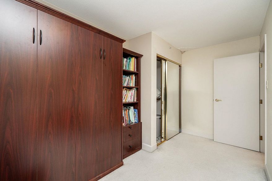 122 1228 Marinaside Crescent