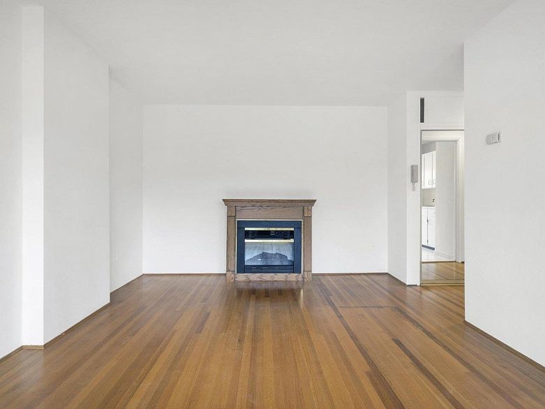 204 6026 Tisdall Street