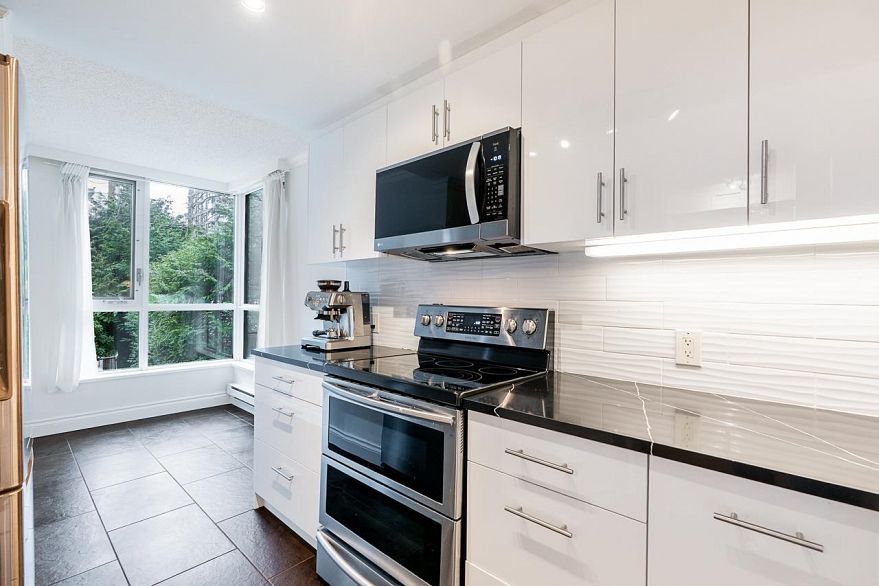 303 1345 Burnaby Street