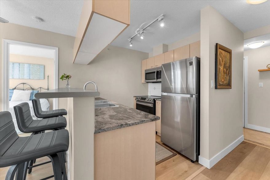 2011 1331 Alberni Street