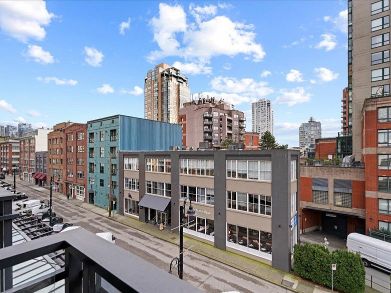 301 1275 Hamilton Street