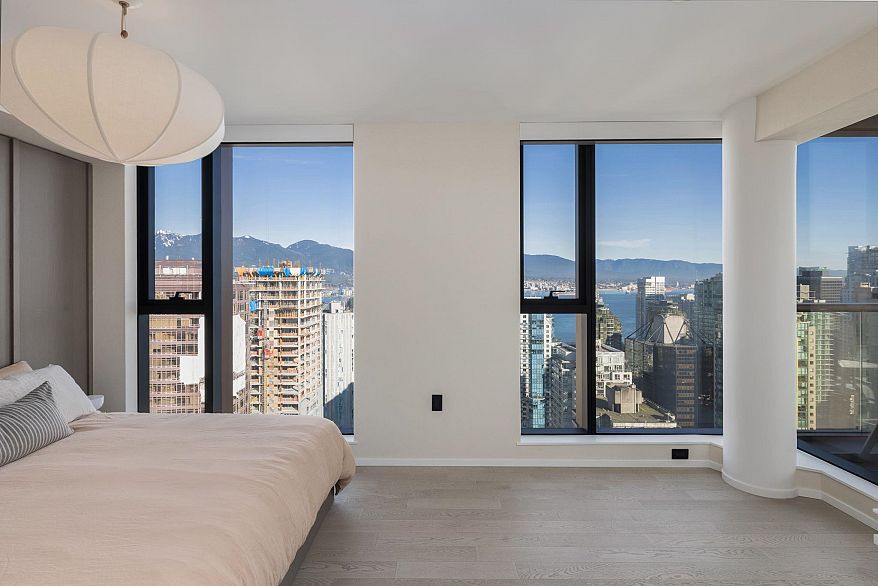 3102 1482 Robson Street