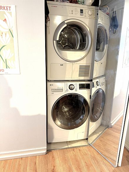 1504 1212 Howe Street