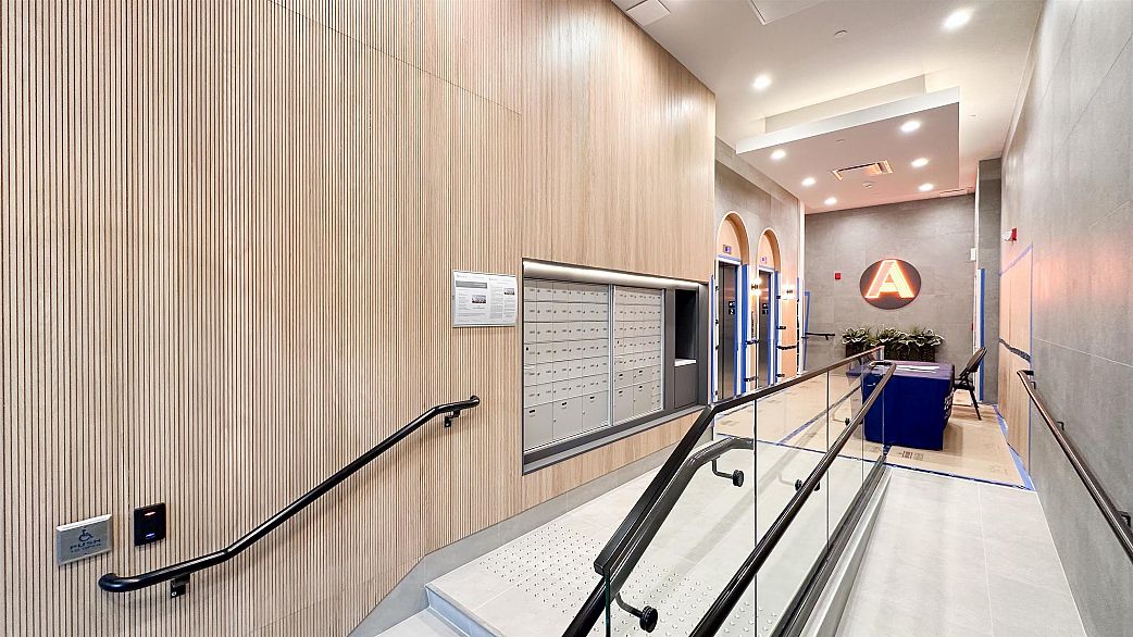 204 1680 E 12th Avenue