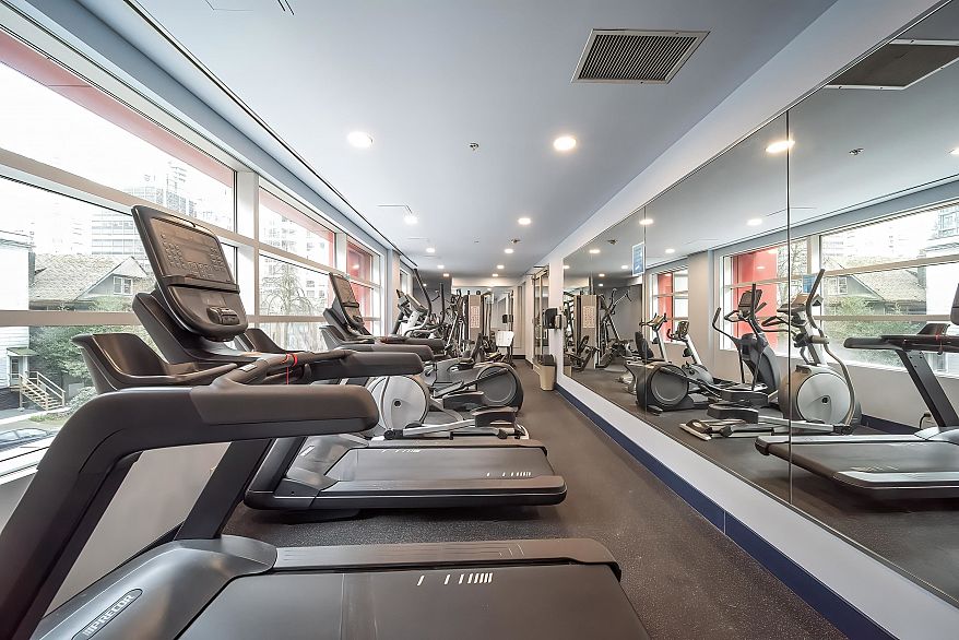 303 1211 Melville Street