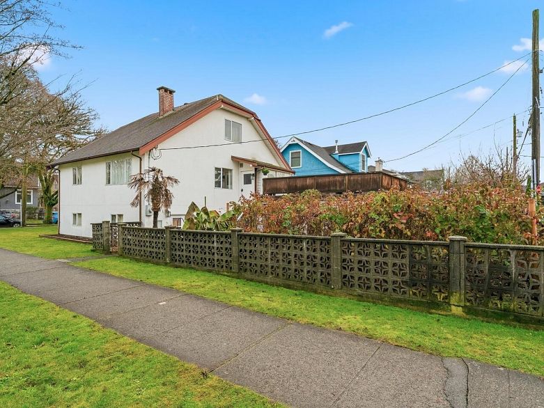 1311 Kamloops Street