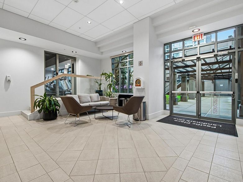 1205 950 Cambie Street