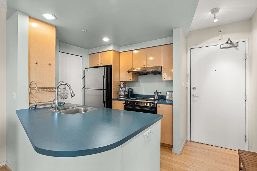 2601 1009 Expo Boulevard