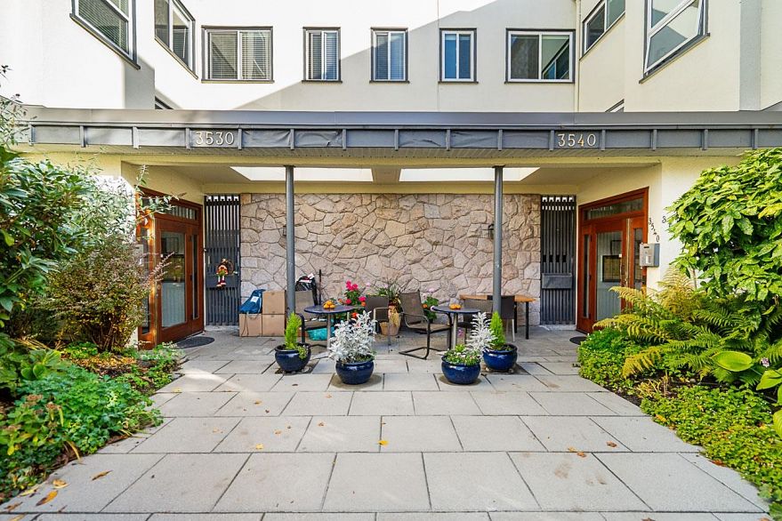 305 3530 Cambie Street