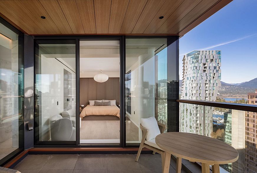 3102 1482 Robson Street