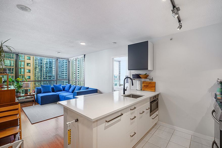 1706 1367 Alberni Street