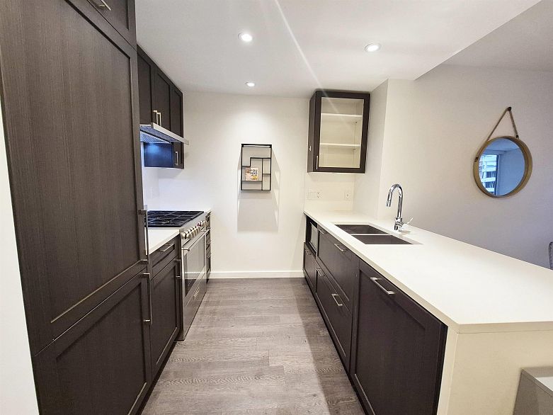 1057 5515 Boundary Road