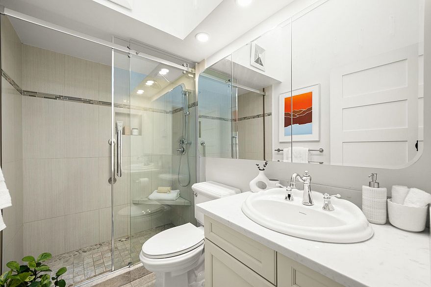 409 2250 W 3rd Avenue