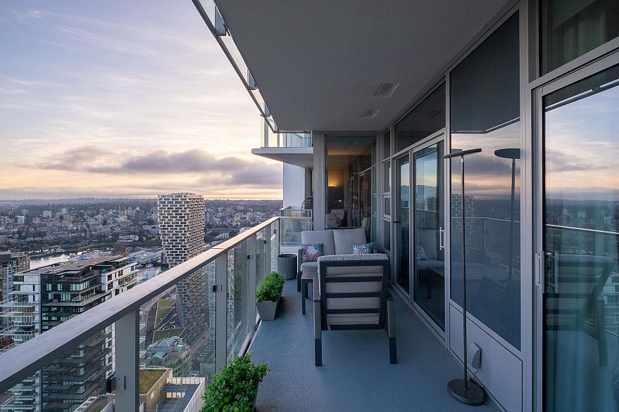 5205 1289 Hornby Street