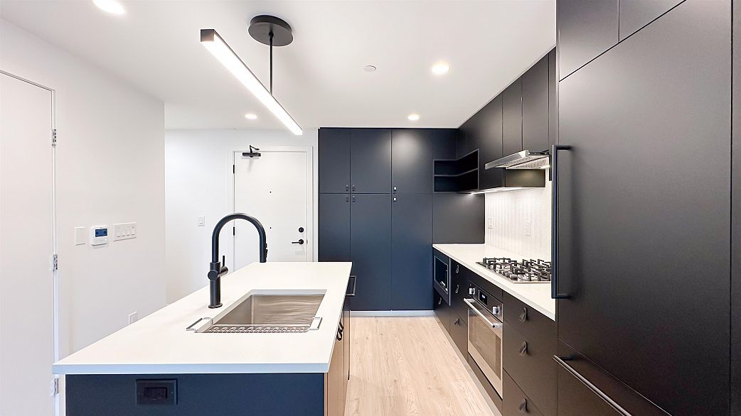 204 1680 E 12th Avenue