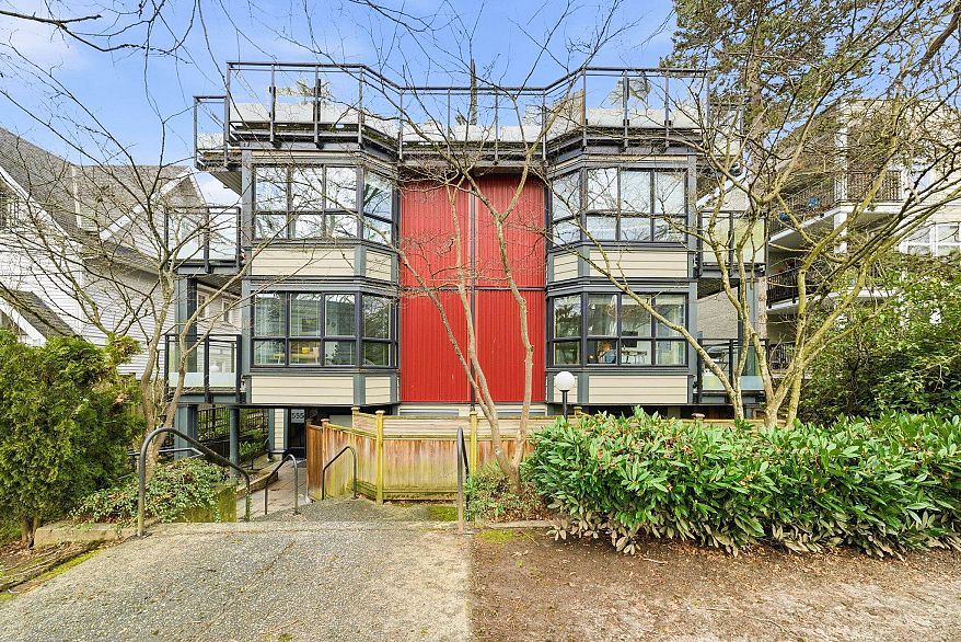 203 555 E 8th Avenue