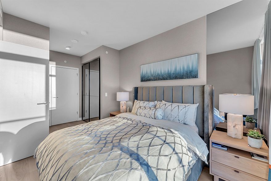 5205 1289 Hornby Street