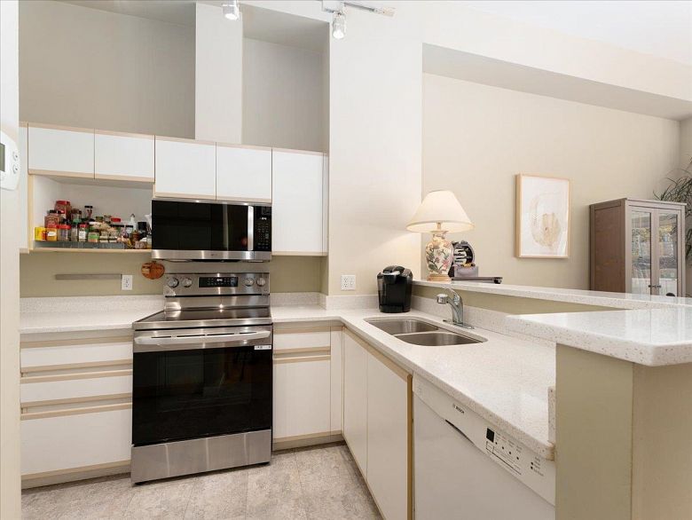 5 3588 Whitney Place