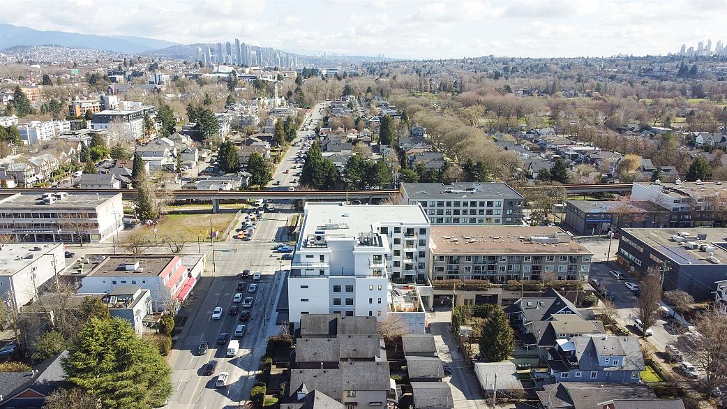 204 1680 E 12th Avenue